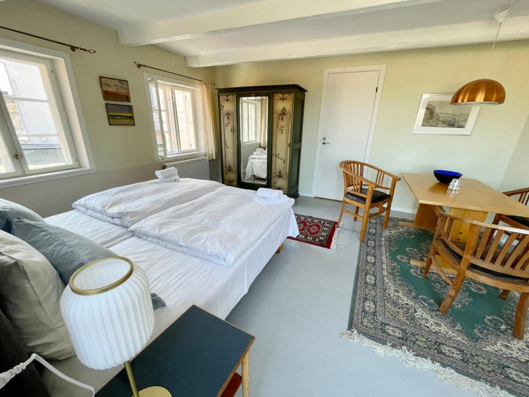 Jantzens Hotel Gudhjem Ngoại thất bức ảnh